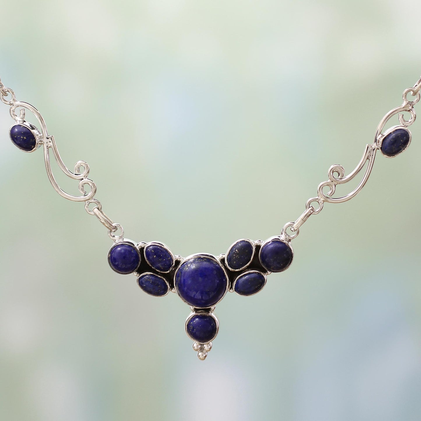 Blue Grove Pendant Necklace