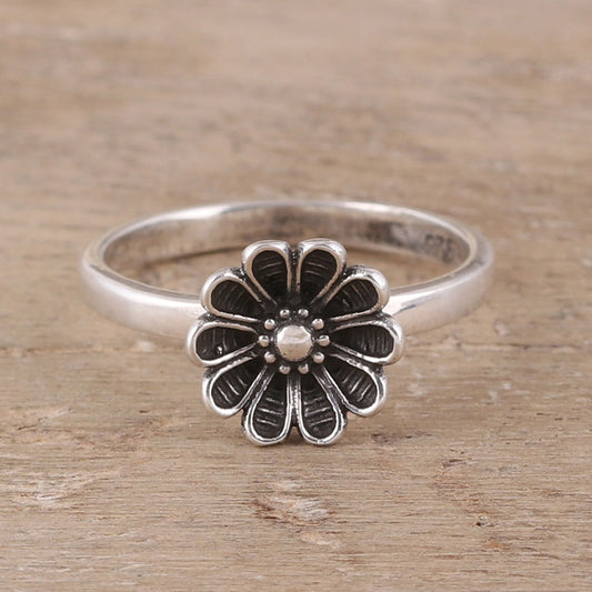 Daisy Appeal Daisy Flower Sterling Silver Cocktail Ring from India